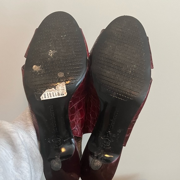 Wine coloured Liz Claiborne pumps - Picture 2 of 3